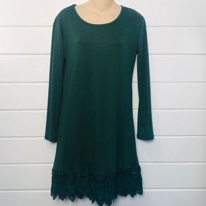 green dress with lace trip